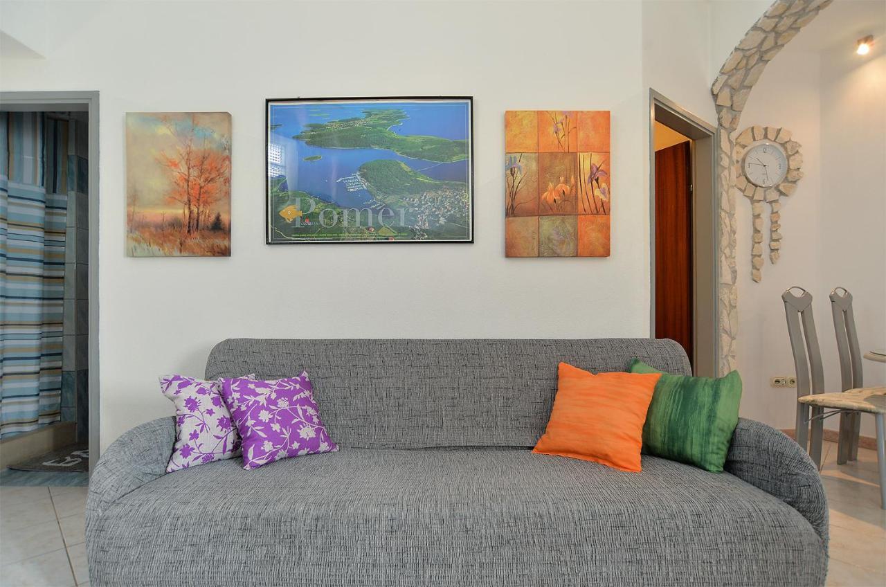 Apartments Jadranka 1279 Pomer Kültér fotó