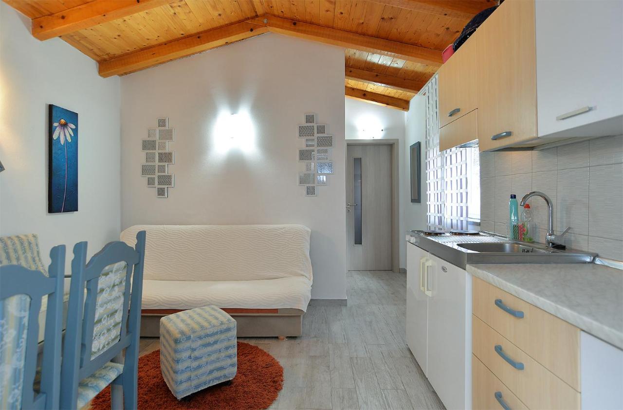 Apartments Jadranka 1279 Pomer Kültér fotó