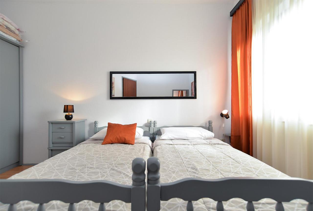 Apartments Jadranka 1279 Pomer Kültér fotó