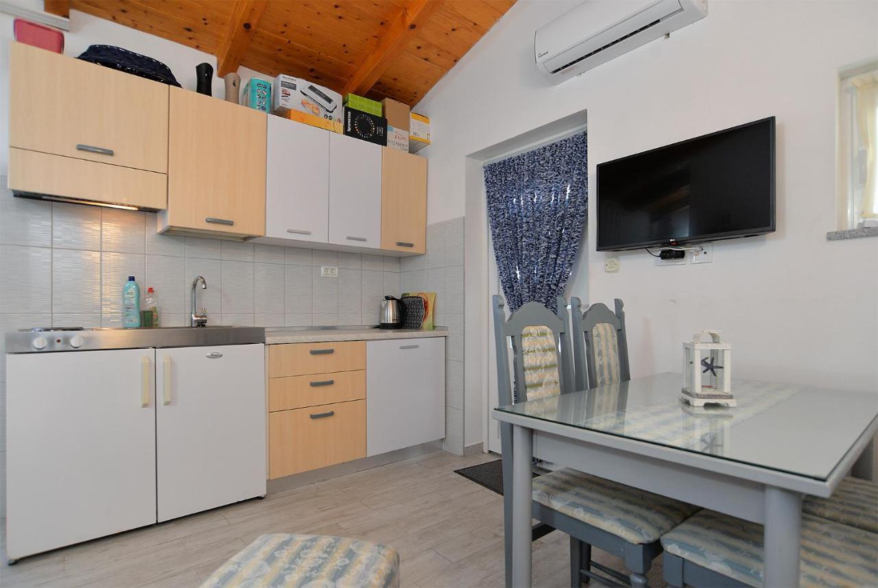 Apartments Jadranka 1279 Pomer Kültér fotó