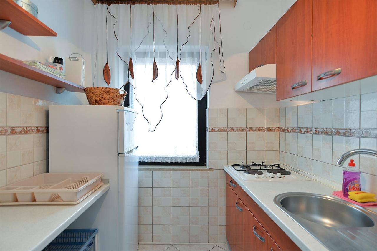 Apartments Jadranka 1279 Pomer Kültér fotó